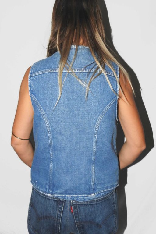 WRANGLER DENIM VEST WITH SHERPA LINING